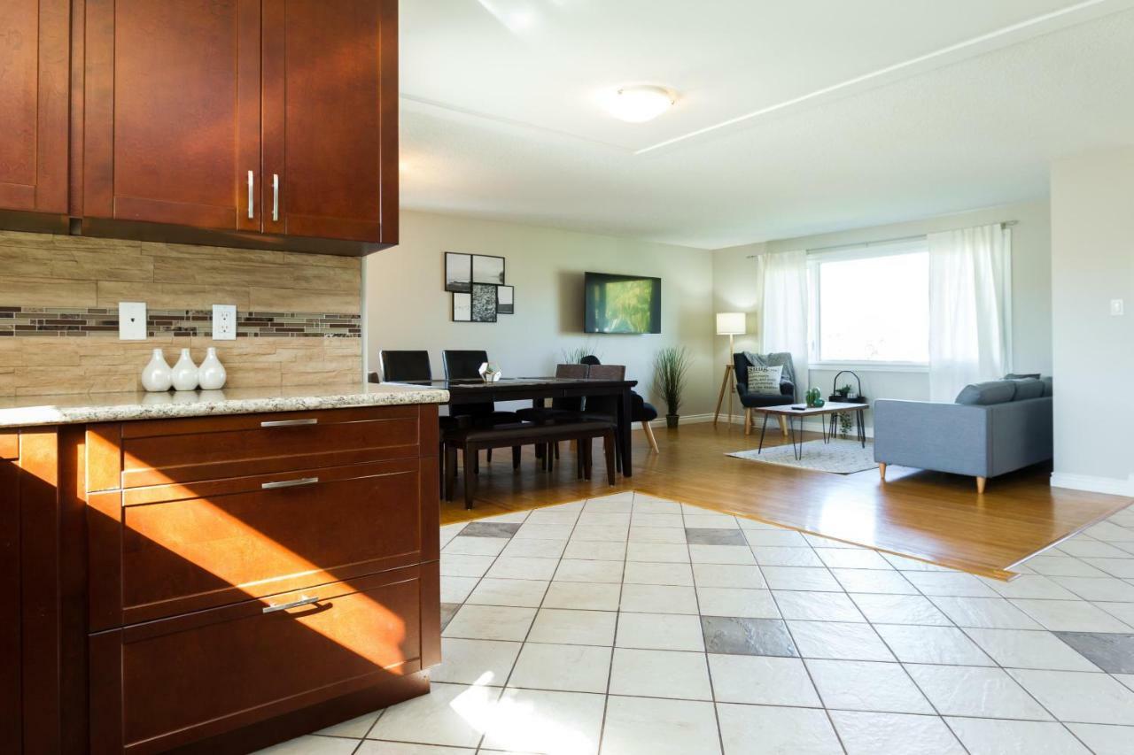 Spacious 6Bed 2Bath Bungalow Near Wem, W Free Parking & Wifi! Edmonton Extérieur photo